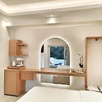 Ξενοδοχείο με διαμερίσματα Delmar Syros