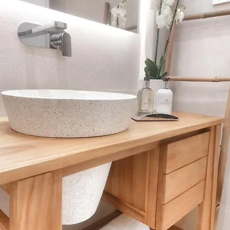 Delmar Syros 菲尼卡斯