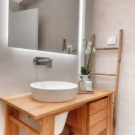 Delmar Syros 菲尼卡斯