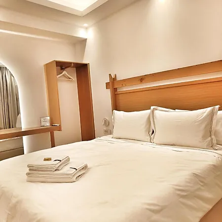 Delmar Syros 公寓式酒店