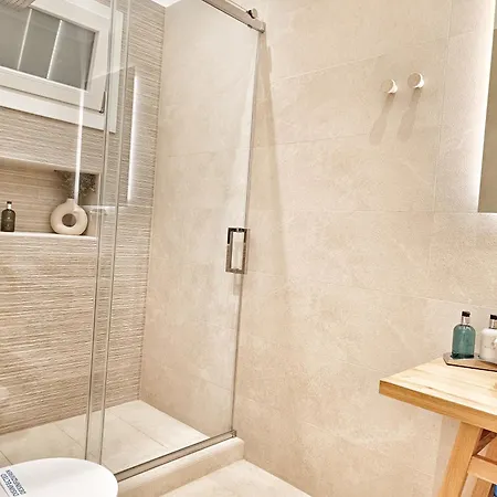 Delmar Syros Lägenhetshotell 5*